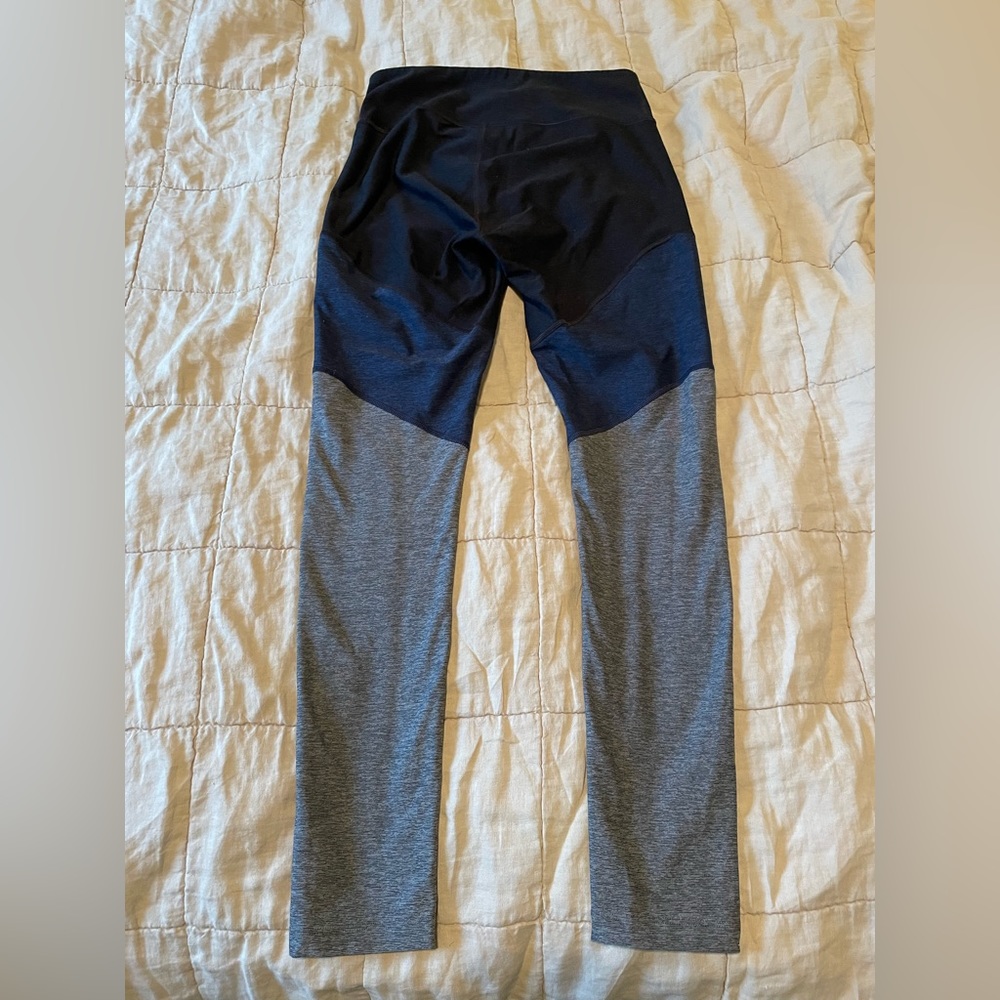 Classic Outdoor Voices leggings (small)